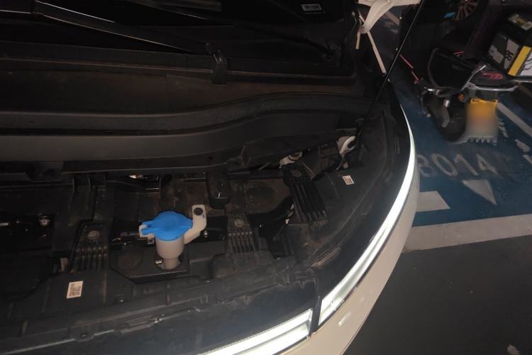 Used XPeng X9 2024 610 Long-Range Pro Engine Bay Left