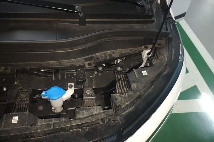 Used XPeng X9 2024 702 Ultra-Long Range Pro Engine Bay Left