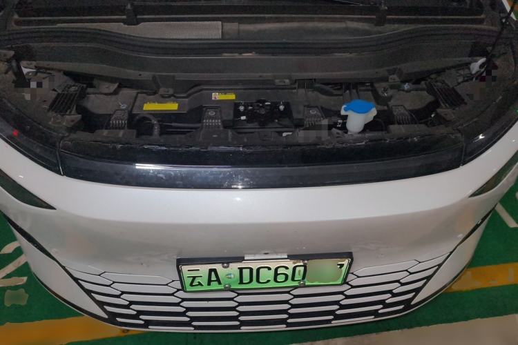 Used XPeng X9 2024 702 Ultra-Long Range Max Engine Bay