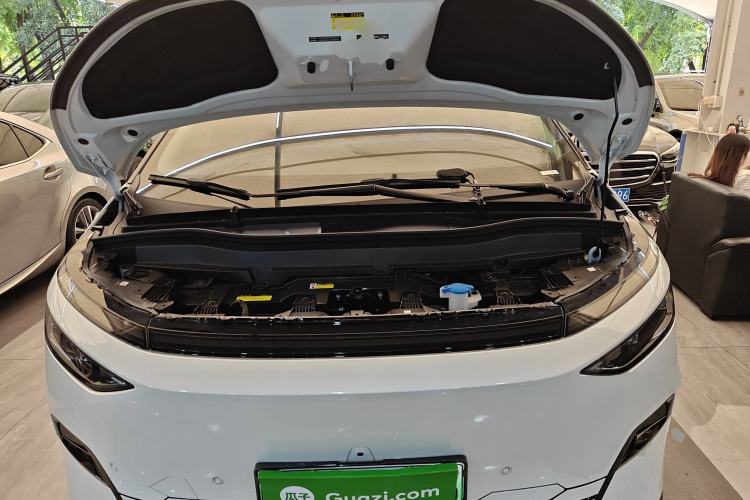 Used XPeng X9 2024 702 Ultra-Long Range Pro Engine Bay
