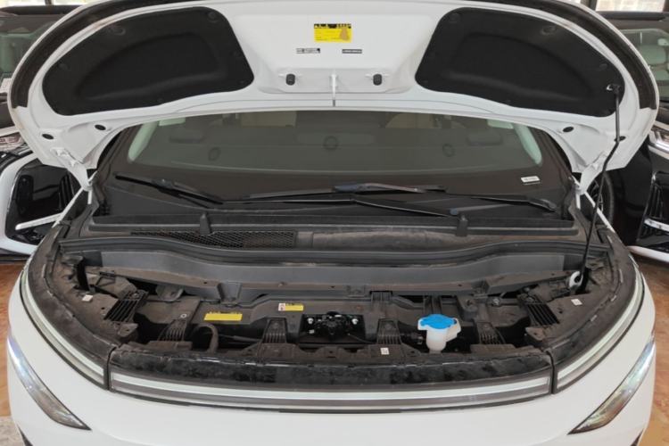 Used XPeng X9 2024 702 Ultra-Long Range Max Engine Bay