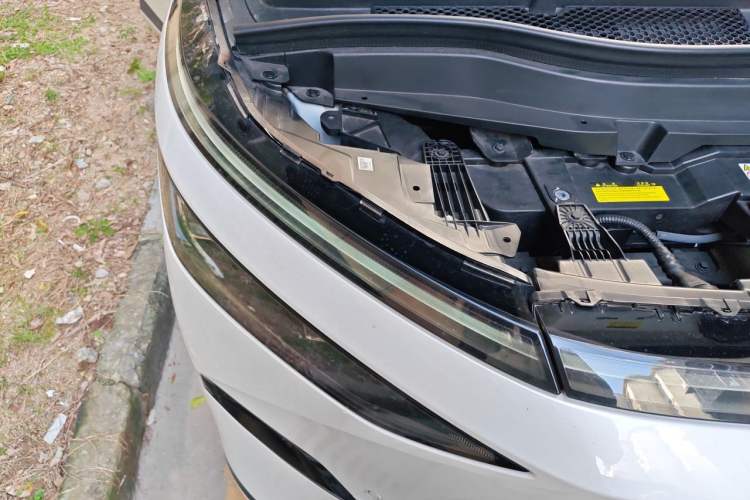 Used XPeng X9 2024 702 Ultra-Long Range Pro Engine Bay Right