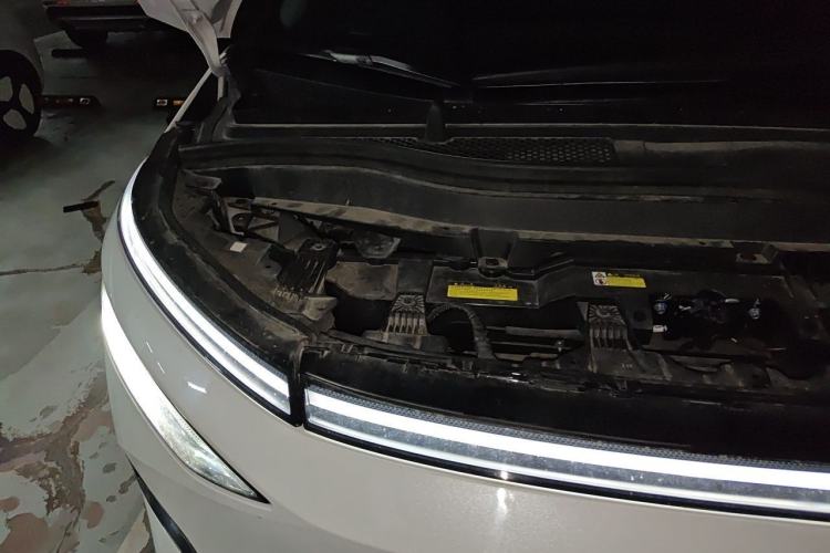Used XPeng X9 2024 640 All-Wheel Drive High-Performance Max Engine Bay Right