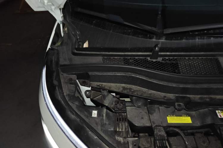 Used XPeng X9 2024 702 Ultra-Long Range Pro Engine Bay Right