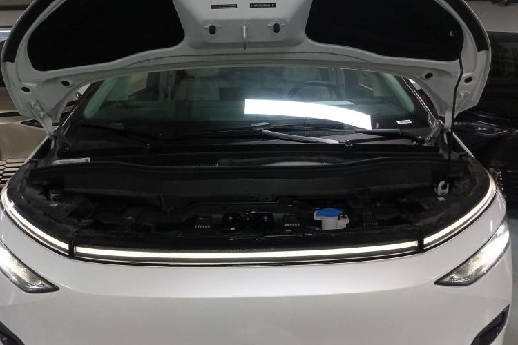 Used XPeng X9 2024 702 Ultra-Long Range Max Engine Bay