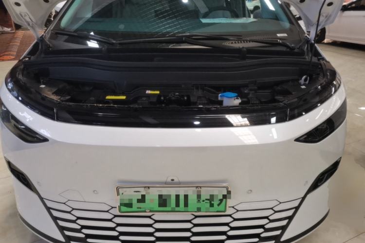 Used XPeng X9 2024 702 Ultra-Long Range Max Engine Bay