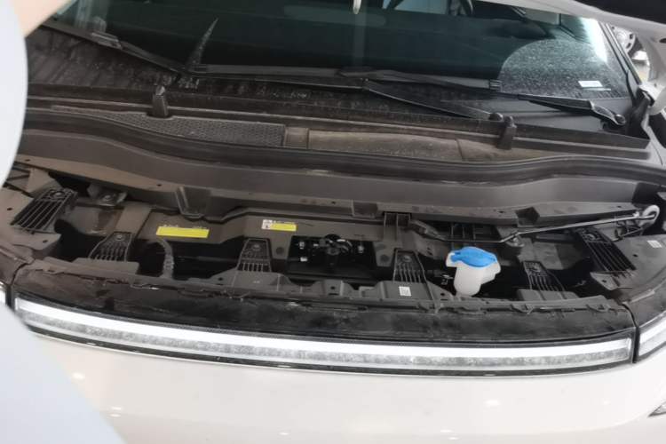 Used XPeng X9 2024 640 All-Wheel Drive High-Performance Max Engine Bay
