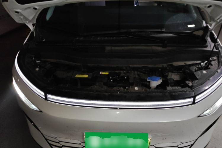 Used XPeng X9 2024 702 Ultra-Long Range Pro Engine Bay