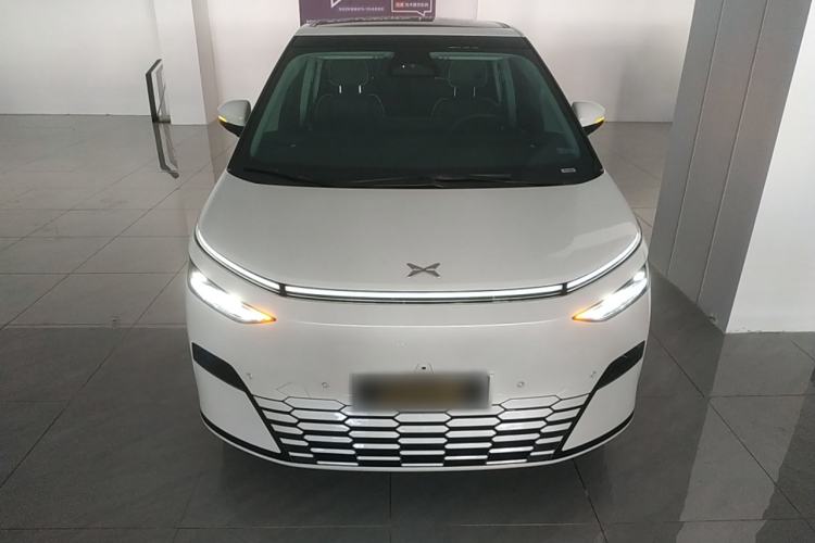 Used XPeng X9 2024 640 All-Wheel Drive High-Performance Max Exterior 1