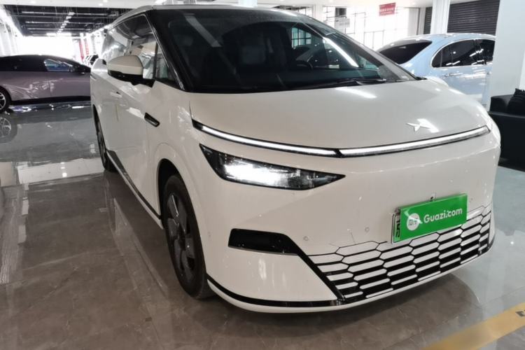 Used XPeng X9 2024 640 All-Wheel Drive High-Performance Max Exterior 1