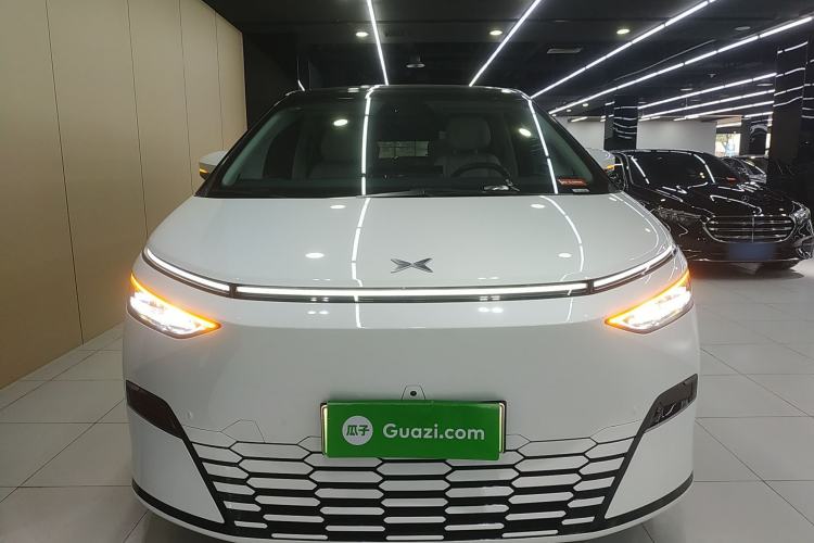Used XPeng X9 2024 610 Long-Range Pro Exterior 1