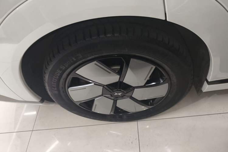 Used XPeng X9 2024 640 All-Wheel Drive High-Performance Max Exterior 3