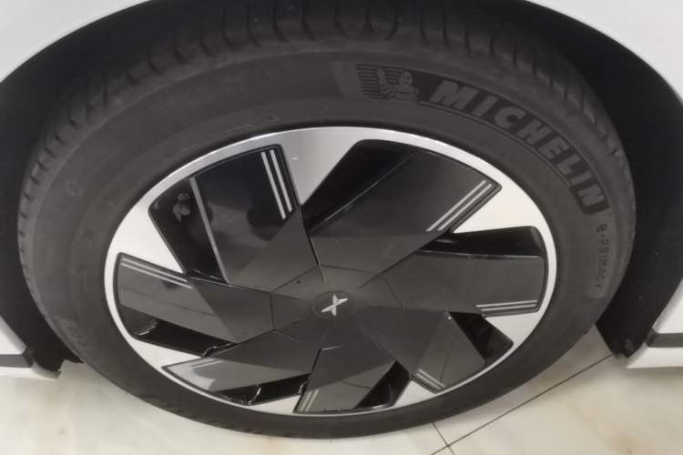 Used XPeng X9 2024 702 Ultra-Long Range Max Exterior 4