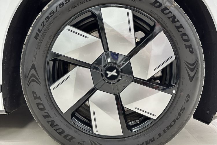 Used XPeng X9 2024 610 Long-Range Pro Exterior 5