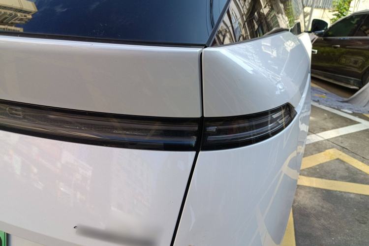 Used XPeng X9 2024 640 All-Wheel Drive High-Performance Max Exterior 6