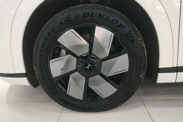 Used XPeng X9 2024 610 Long-Range Pro Exterior 7