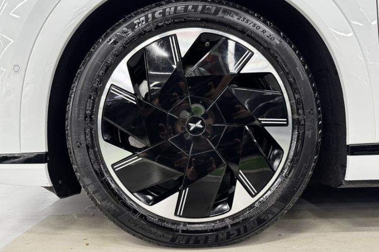 Used XPeng X9 2024 640 All-Wheel Drive High-Performance Max Exterior 7
