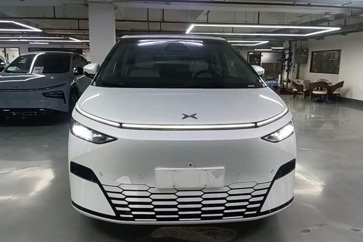 Used XPeng X9 2024 702 Ultra-Long Range Max Front