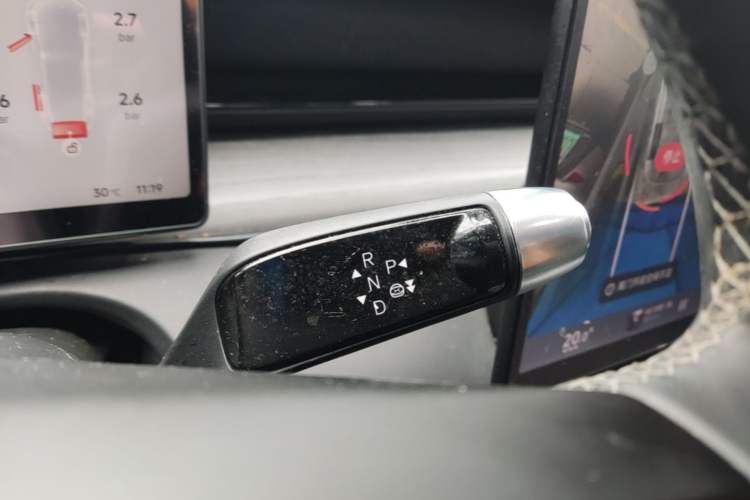Used XPeng X9 2024 610 Long-Range Pro Gear Lever
