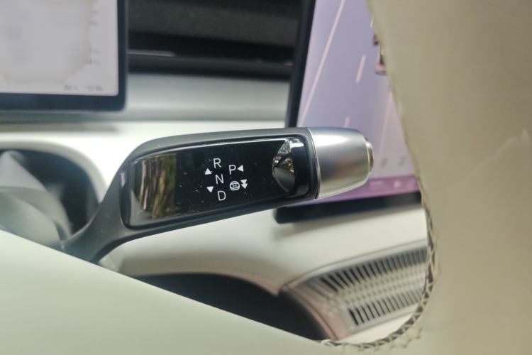 Used XPeng X9 2024 702 Ultra-Long Range Max Gear Lever