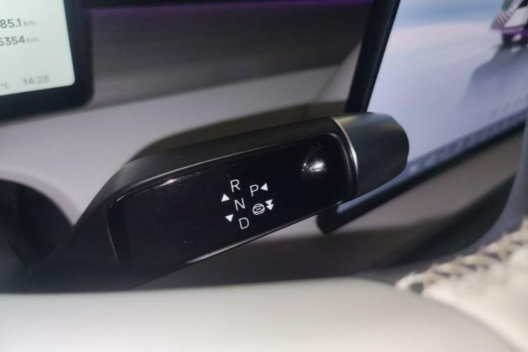Used XPeng X9 2024 702 Ultra-Long Range Pro Gear Lever