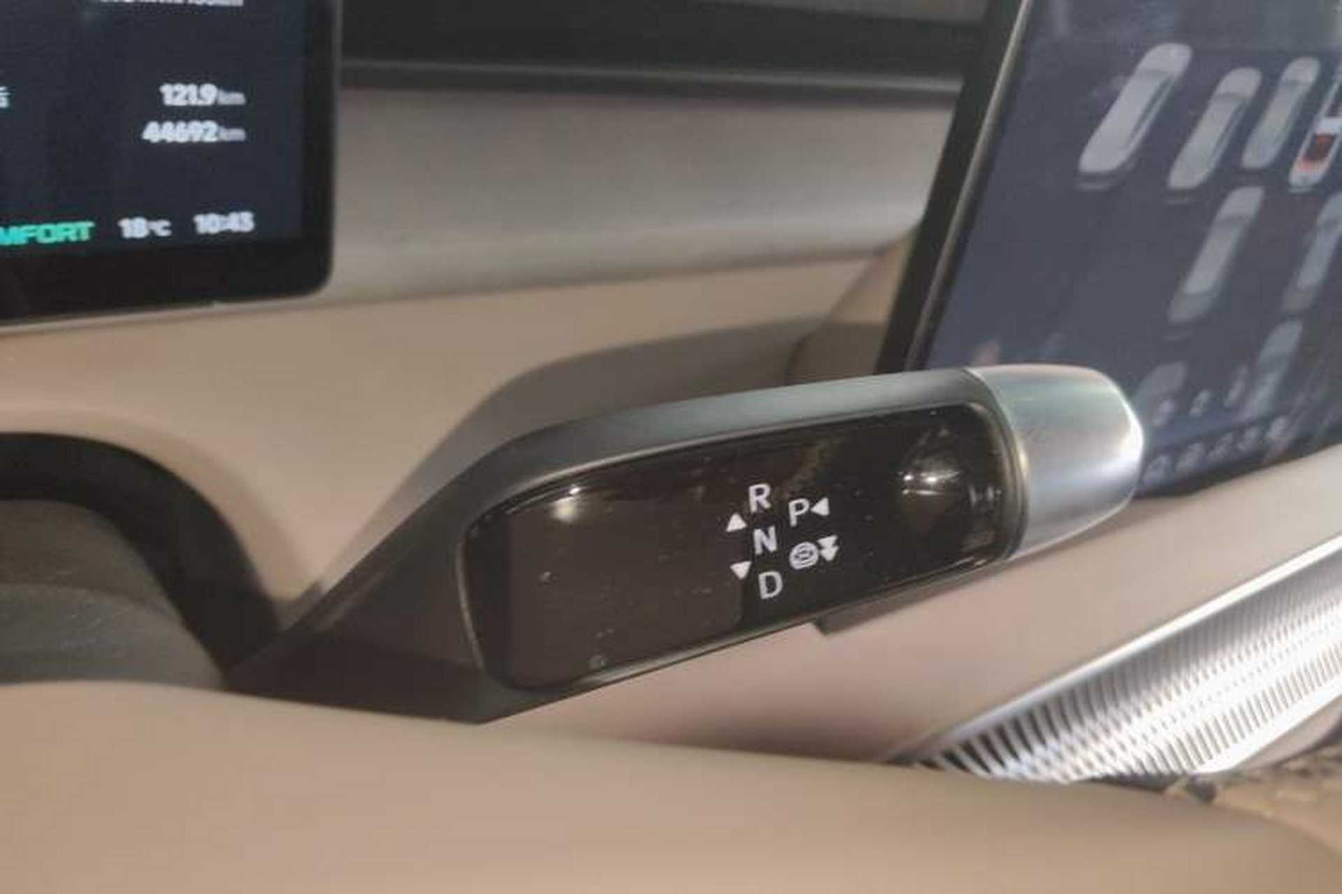 Used XPeng X9 2024 640 All-Wheel Drive High-Performance Max Gear Lever