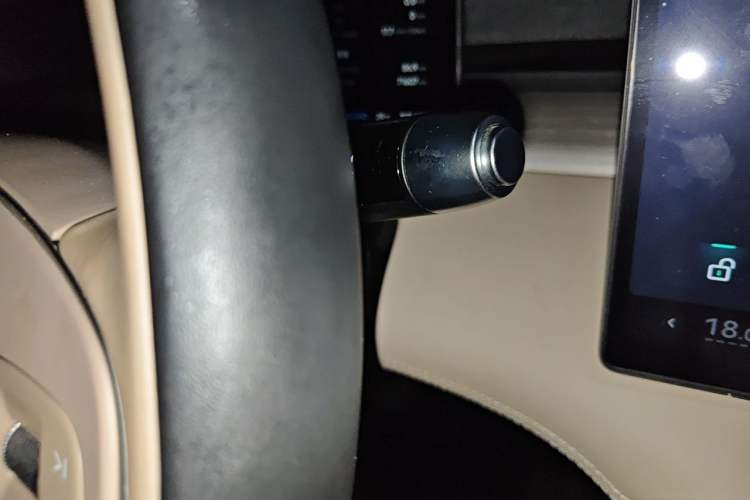Used XPeng X9 2024 640 All-Wheel Drive High-Performance Max Gear Lever