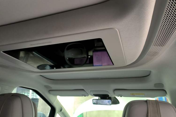 Used XPeng X9 2024 702 Ultra-Long Range Pro Headliner