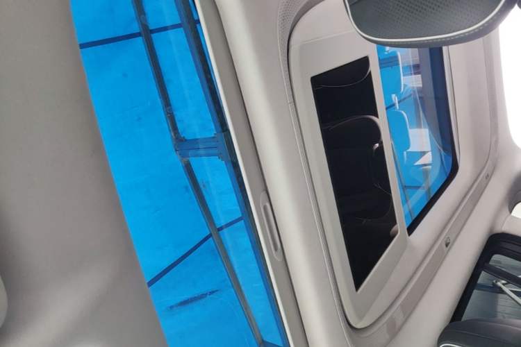 Used XPeng X9 2024 610 Long-Range Pro Headliner