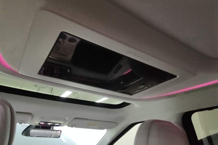 Used XPeng X9 2024 702 Ultra-Long Range Max Headliner