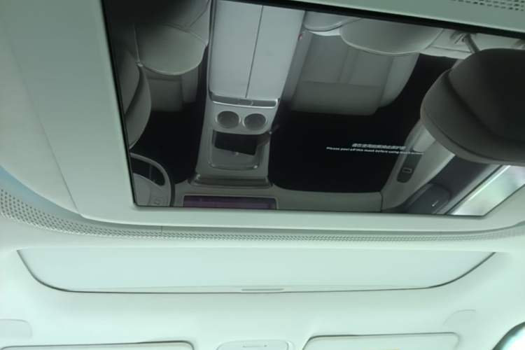 Used XPeng X9 2024 640 All-Wheel Drive High-Performance Max Headliner