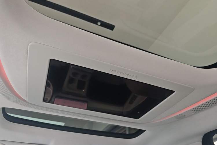Used XPeng X9 2024 640 All-Wheel Drive High-Performance Max Headliner