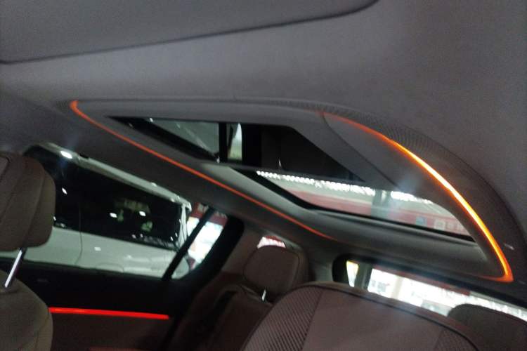 Used XPeng X9 2024 702 Ultra-Long Range Max Headliner