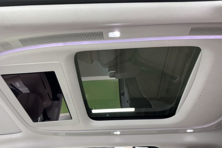 Used XPeng X9 2024 702 Ultra-Long Range Max Headliner