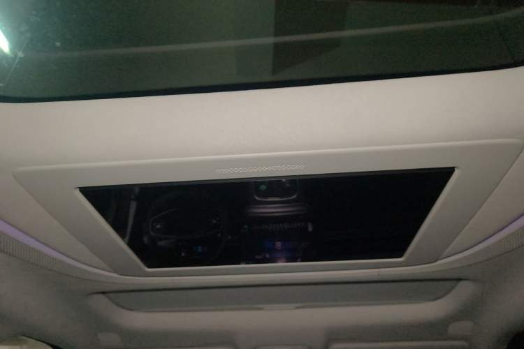 Used XPeng X9 2024 702 Ultra-Long Range Max Headliner