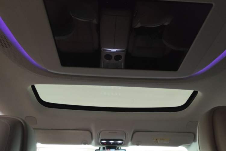 Used XPeng X9 2024 702 Ultra-Long Range Max Headliner