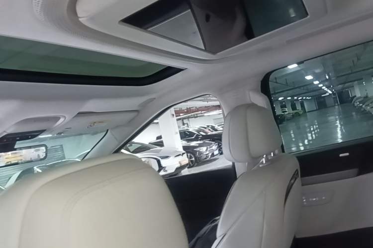 Used XPeng X9 2024 702 Ultra-Long Range Max Headliner
