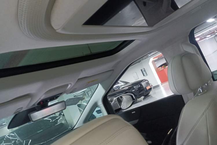 Used XPeng X9 2024 702 Ultra-Long Range Max Headliner