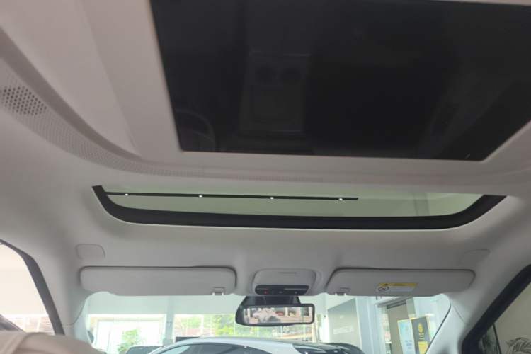 Used XPeng X9 2024 702 Ultra-Long Range Max Headliner