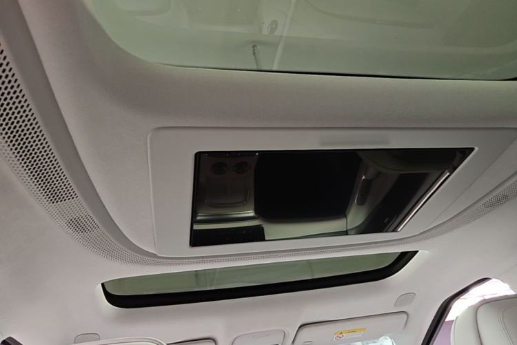 Used XPeng X9 2024 702 Ultra-Long Range Max Headliner