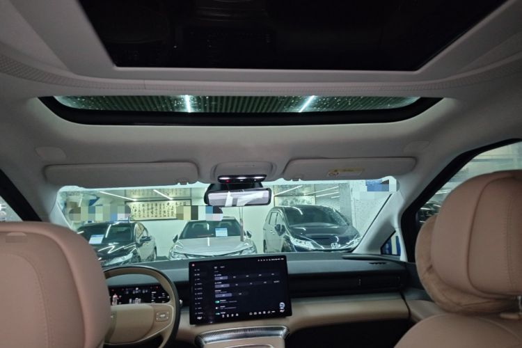 Used XPeng X9 2024 702 Ultra-Long Range Max Headliner