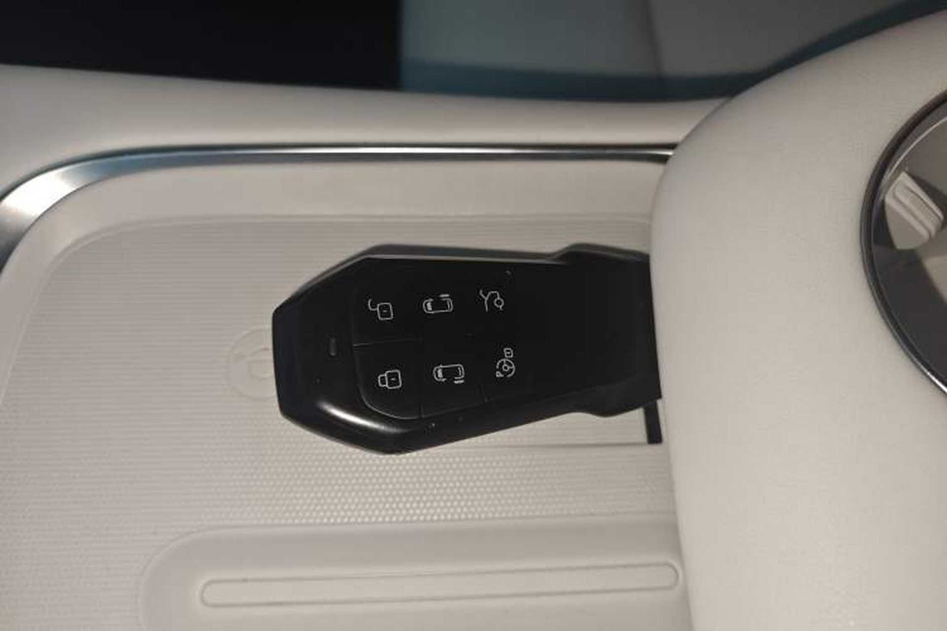 Used XPeng X9 2024 610 Long-Range Pro Interior 1
