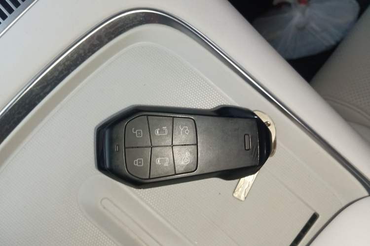 Used XPeng X9 2024 702 Ultra-Long Range Max Interior 1