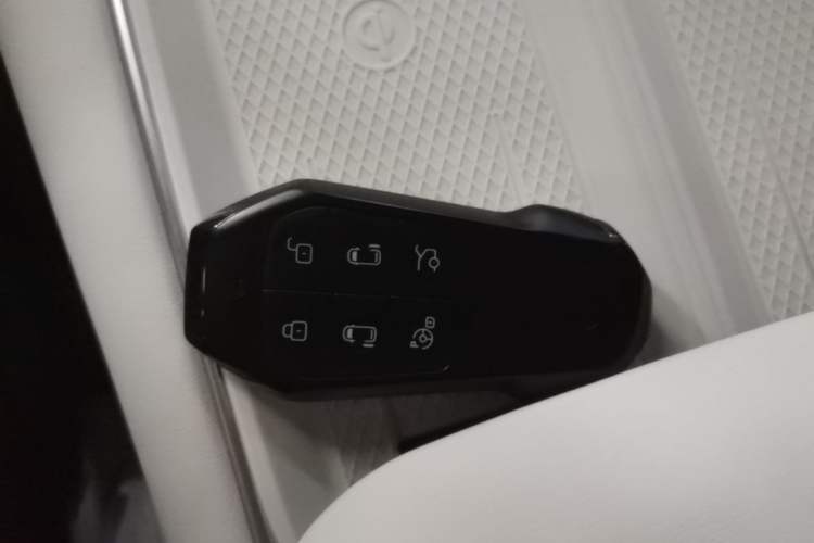 Used XPeng X9 2024 702 Ultra-Long Range Max Interior 1