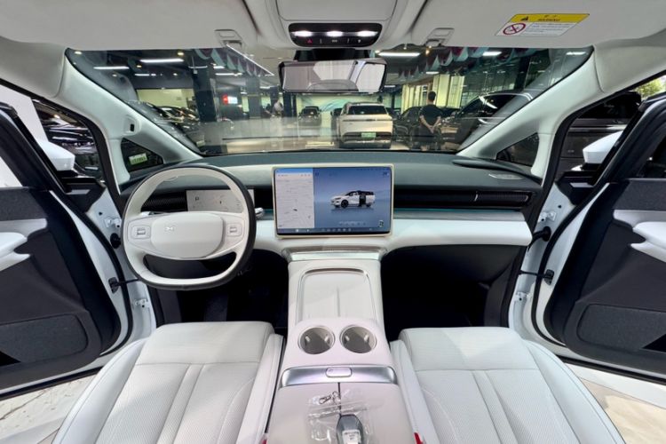 Used XPeng X9 2024 640 All-Wheel Drive High-Performance Max Interior 12
