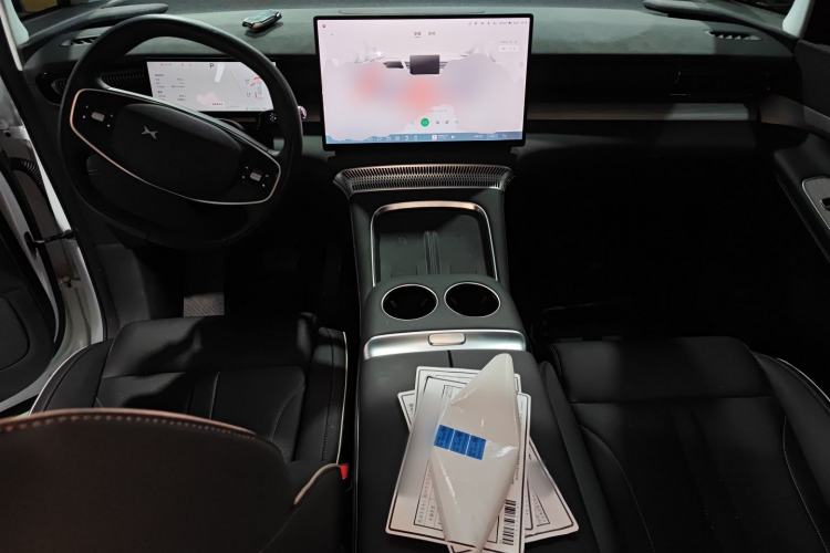 Used XPeng X9 2024 610 Long-Range Pro Interior 2