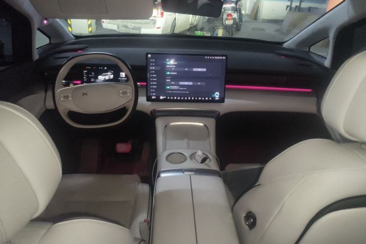 Used XPeng X9 2024 610 Long-Range Pro Interior 2