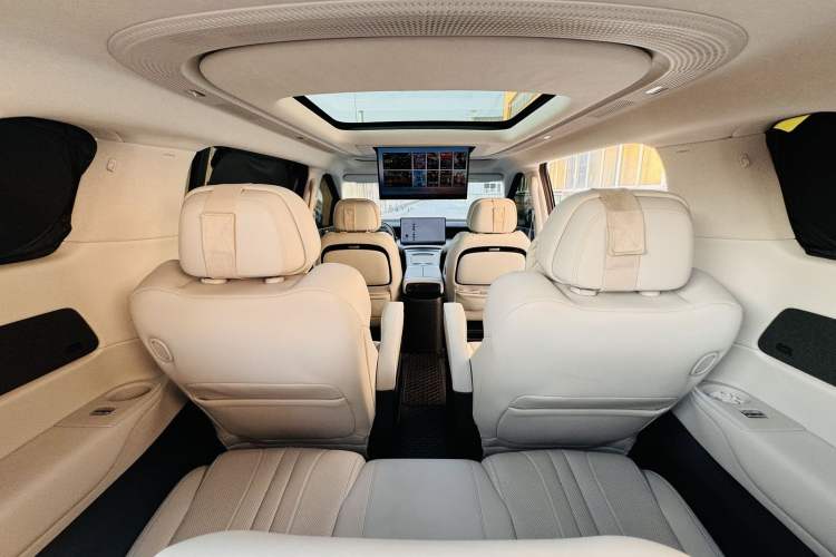 Used XPeng X9 2024 610 Long-Range Pro Interior 2