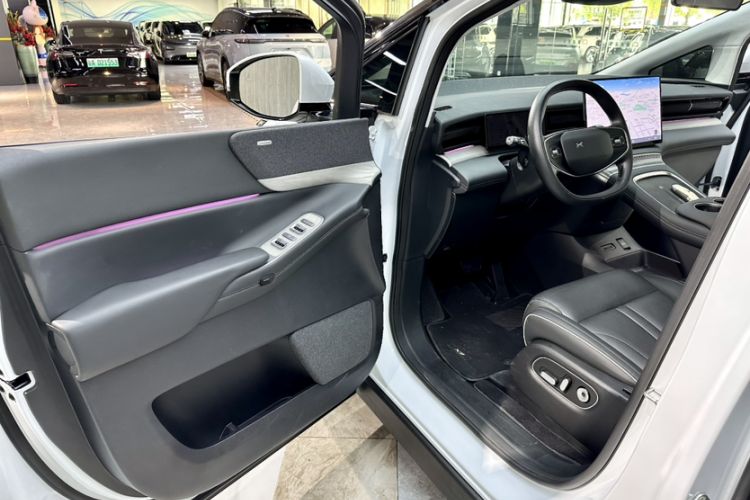 Used XPeng X9 2024 702 Ultra-Long Range Max Interior 3