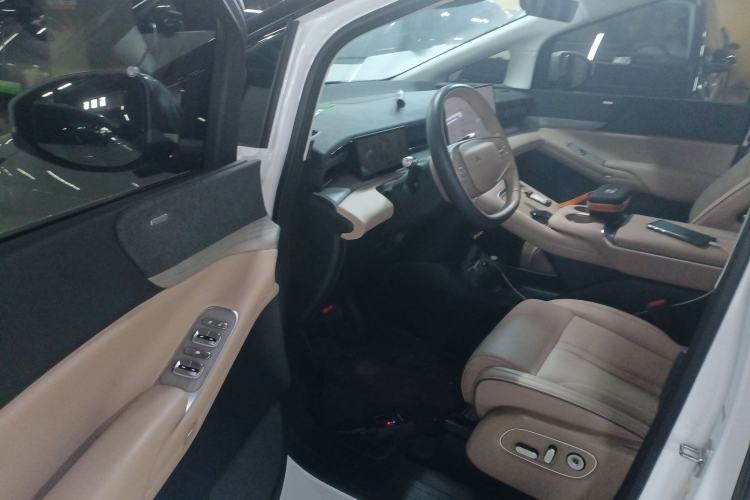 Used XPeng X9 2024 640 All-Wheel Drive High-Performance Max Interior 3